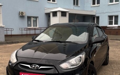 Hyundai Solaris II рестайлинг, 2014 год, 750 000 рублей, 1 фотография