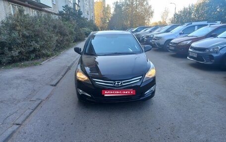 Hyundai Solaris II рестайлинг, 2016 год, 375 000 рублей, 3 фотография