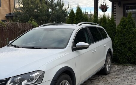 Volkswagen Passat B7, 2012 год, 1 600 000 рублей, 2 фотография