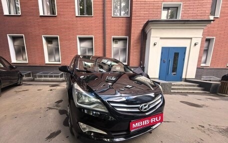 Hyundai Solaris II рестайлинг, 2015 год, 750 000 рублей, 1 фотография