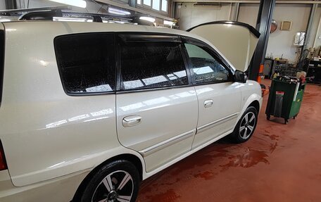 KIA Carens I (RS), 2005 год, 300 000 рублей, 2 фотография