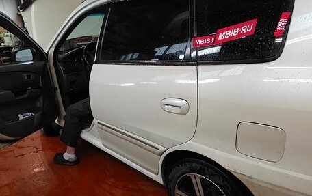 KIA Carens I (RS), 2005 год, 300 000 рублей, 3 фотография