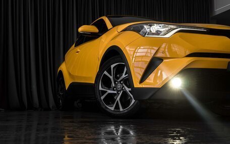 Toyota C-HR I рестайлинг, 2018 год, 1 949 000 рублей, 8 фотография