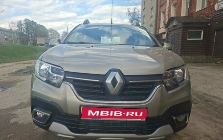 Renault Sandero II рестайлинг, 2019 год, 835 000 рублей, 1 фотография