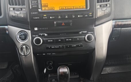 Toyota Land Cruiser 200, 2011 год, 3 050 000 рублей, 8 фотография