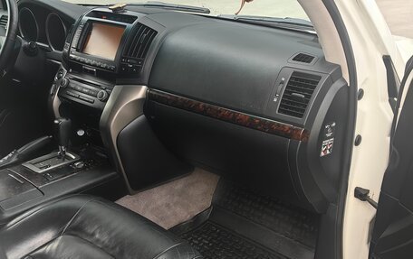 Toyota Land Cruiser 200, 2011 год, 3 050 000 рублей, 11 фотография