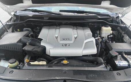 Toyota Land Cruiser 200, 2011 год, 3 050 000 рублей, 17 фотография