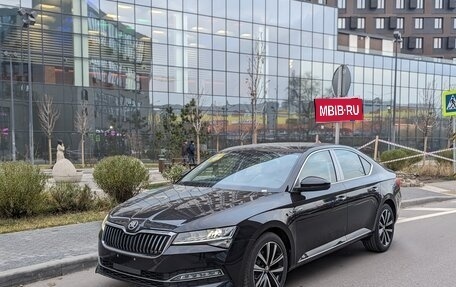 Skoda Superb III рестайлинг, 2026 год, 2 610 000 рублей, 1 фотография