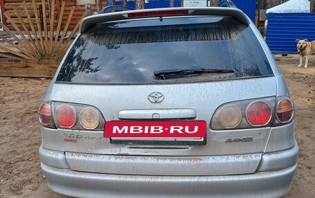 Toyota Avensis III рестайлинг, 2001 год, 330 000 рублей, 3 фотография