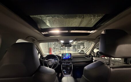 Toyota RAV4, 2023 год, 3 900 000 рублей, 5 фотография