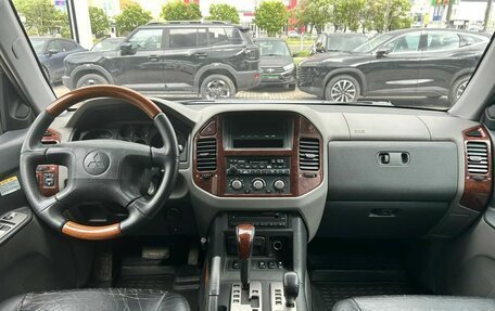 Mitsubishi Pajero III рестайлинг, 2004 год, 840 000 рублей, 12 фотография
