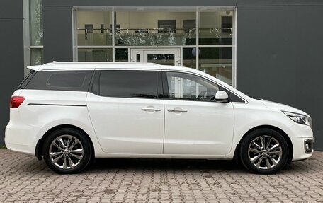 KIA Carnival III, 2017 год, 2 359 000 рублей, 6 фотография