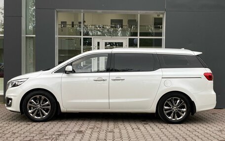KIA Carnival III, 2017 год, 2 359 000 рублей, 5 фотография