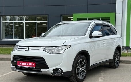 Mitsubishi Outlander III рестайлинг 3, 2014 год, 1 350 000 рублей, 1 фотография