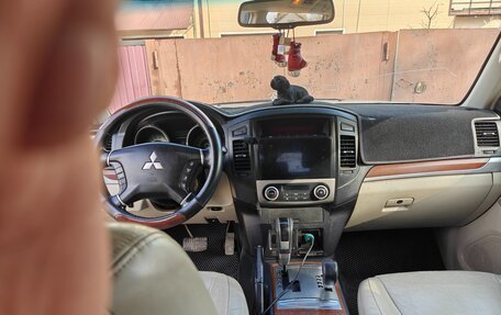 Mitsubishi Pajero IV, 2009 год, 1 850 000 рублей, 7 фотография