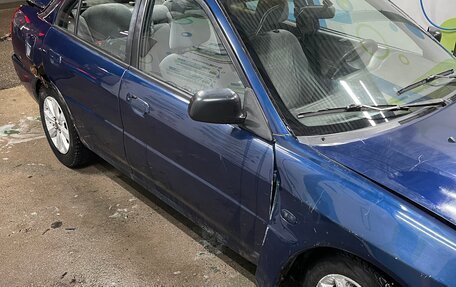 Mitsubishi Mirage VI рестайлинг, 2001 год, 60 000 рублей, 3 фотография