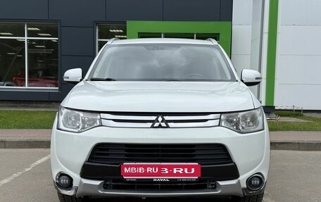 Mitsubishi Outlander III рестайлинг 3, 2014 год, 1 350 000 рублей, 2 фотография