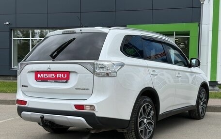 Mitsubishi Outlander III рестайлинг 3, 2014 год, 1 350 000 рублей, 5 фотография