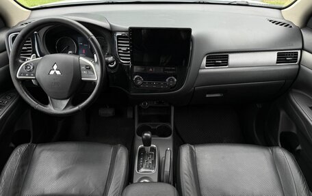 Mitsubishi Outlander III рестайлинг 3, 2014 год, 1 350 000 рублей, 11 фотография