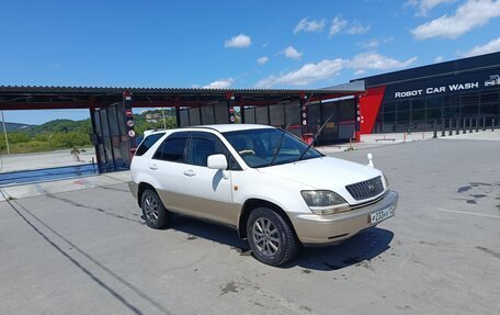 Toyota Harrier, 1999 год, 850 000 рублей, 3 фотография