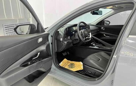 Hyundai Elantra, 2023 год, 1 550 000 рублей, 6 фотография