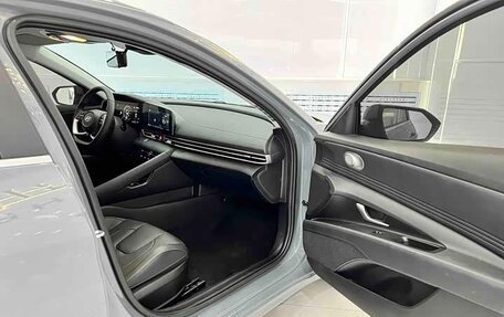 Hyundai Elantra, 2023 год, 1 550 000 рублей, 12 фотография