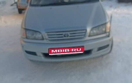 Toyota Ipsum II, 1995 год, 450 000 рублей, 1 фотография