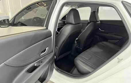 Hyundai Elantra, 2023 год, 1 550 000 рублей, 12 фотография