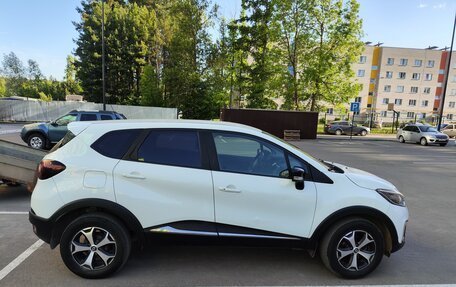 Renault Kaptur I рестайлинг, 2017 год, 990 000 рублей, 2 фотография