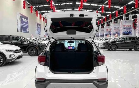 Toyota Yaris XP150 рестайлинг, 2022 год, 1 240 000 рублей, 14 фотография