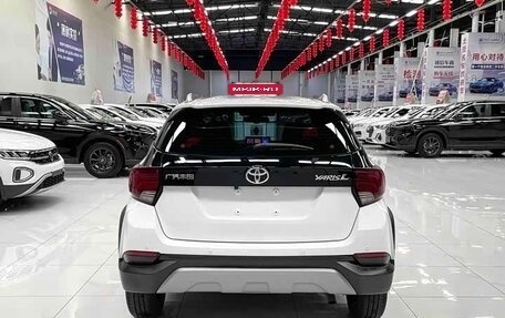 Toyota Yaris XP150 рестайлинг, 2022 год, 1 240 000 рублей, 11 фотография