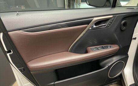 Lexus RX IV рестайлинг, 2020 год, 5 550 000 рублей, 12 фотография
