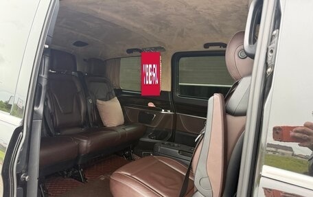 Mercedes-Benz V-Класс, 2015 год, 3 600 000 рублей, 5 фотография