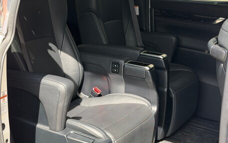 Toyota Alphard III, 2019 год, 5 100 000 рублей, 17 фотография