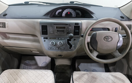Toyota Raum II, 2003 год, 569 000 рублей, 14 фотография