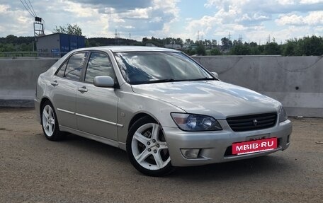 Toyota Altezza, 2003 год, 800 000 рублей, 4 фотография