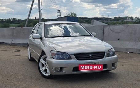 Toyota Altezza, 2003 год, 800 000 рублей, 3 фотография