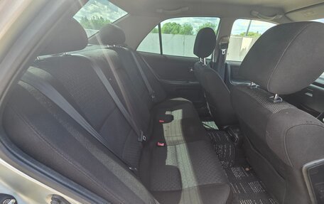 Toyota Altezza, 2003 год, 800 000 рублей, 18 фотография