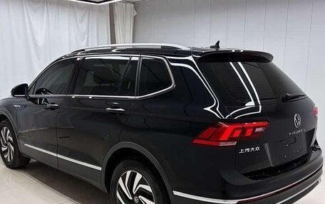 Volkswagen Tiguan II, 2023 год, 2 450 000 рублей, 5 фотография