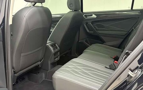 Volkswagen Tiguan II, 2023 год, 2 450 000 рублей, 9 фотография