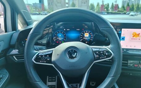 Volkswagen Golf VIII, 2023 год, 1 800 000 рублей, 9 фотография
