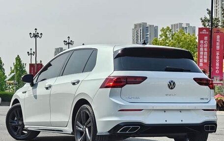 Volkswagen Golf VIII, 2023 год, 1 800 000 рублей, 4 фотография