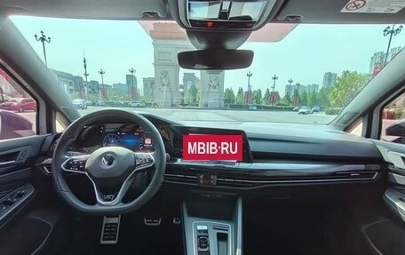 Volkswagen Golf VIII, 2023 год, 1 800 000 рублей, 8 фотография
