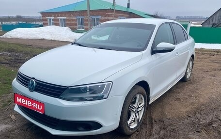 Volkswagen Jetta VI, 2012 год, 800 000 рублей, 2 фотография
