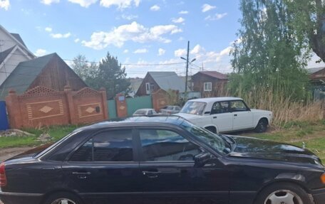Mercedes-Benz C-Класс, 1993 год, 290 000 рублей, 1 фотография