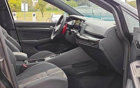 Volkswagen Golf VIII, 2023 год, 1 740 000 рублей, 9 фотография