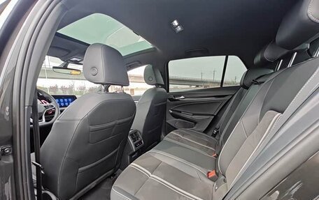 Volkswagen Golf VIII, 2023 год, 1 740 000 рублей, 11 фотография