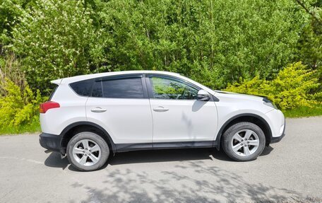 Toyota RAV4, 2013 год, 1 850 000 рублей, 2 фотография
