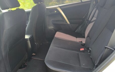 Toyota RAV4, 2013 год, 1 850 000 рублей, 13 фотография