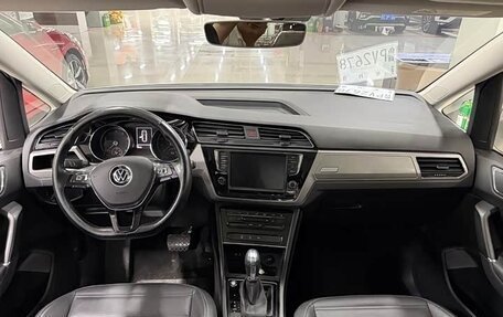 Volkswagen Touran III, 2021 год, 1 211 000 рублей, 8 фотография